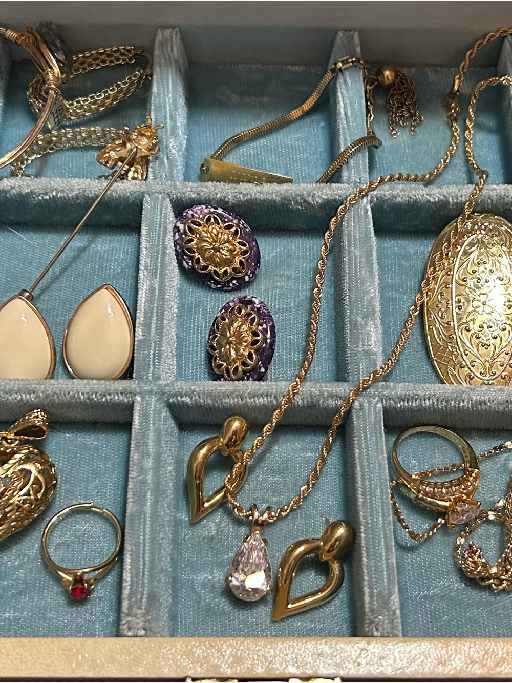 Gold tone Jewerly lot - Women Jewelry